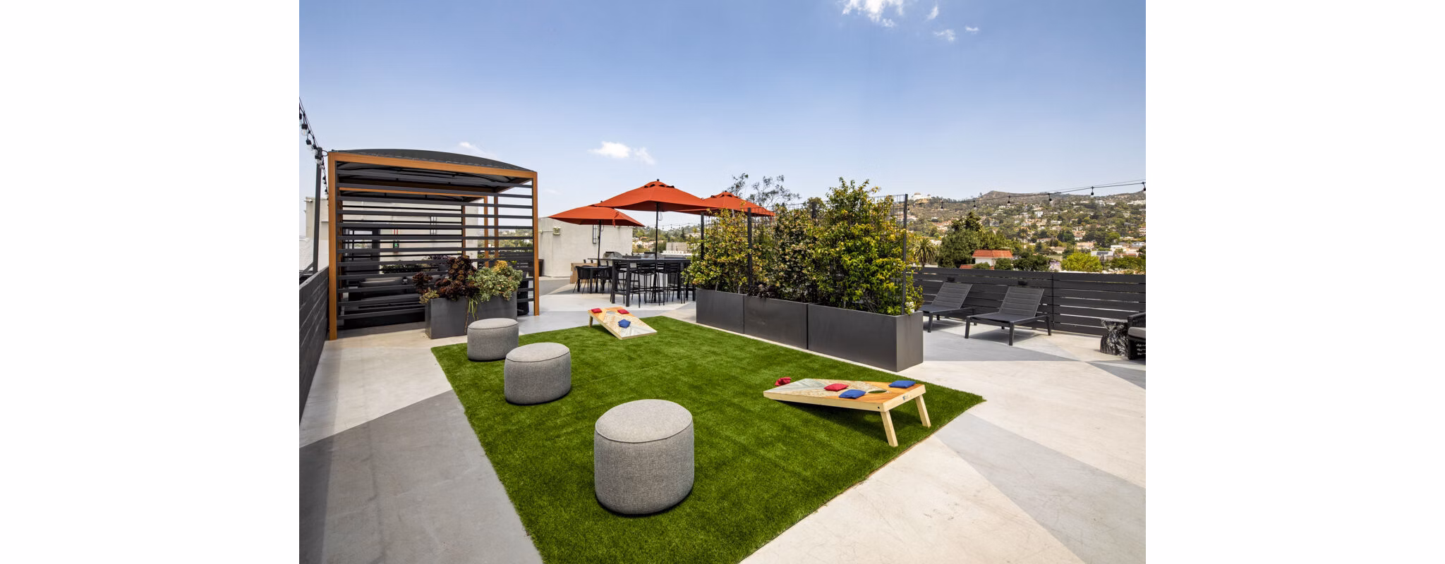Pool at Broadstone Los Feliz Apartments