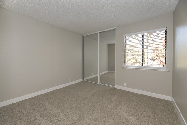 Cozy bedroom with modern decor at Avana Vista Point Apartments
