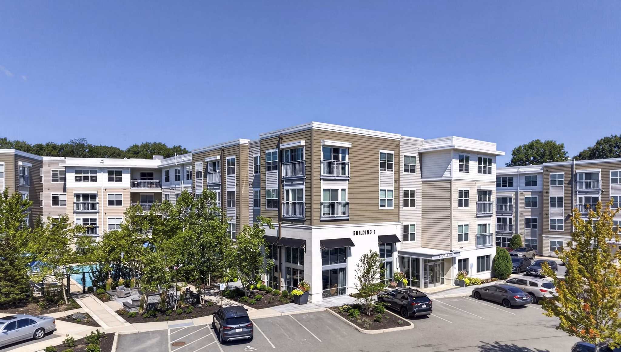 building at The Landing at Vinnin Square Apartments