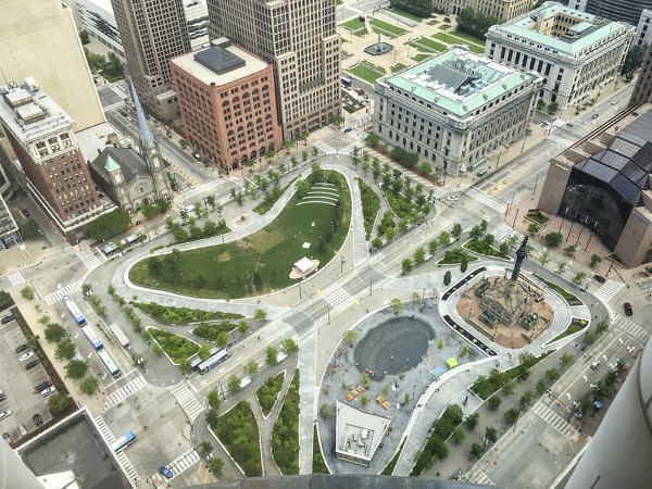 The Edge Apartments: Scenic downtown park view from luxury high-rise