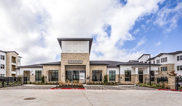 Broadstone North Ridge: Elegant clubhouse at luxury apartments in North Raleigh