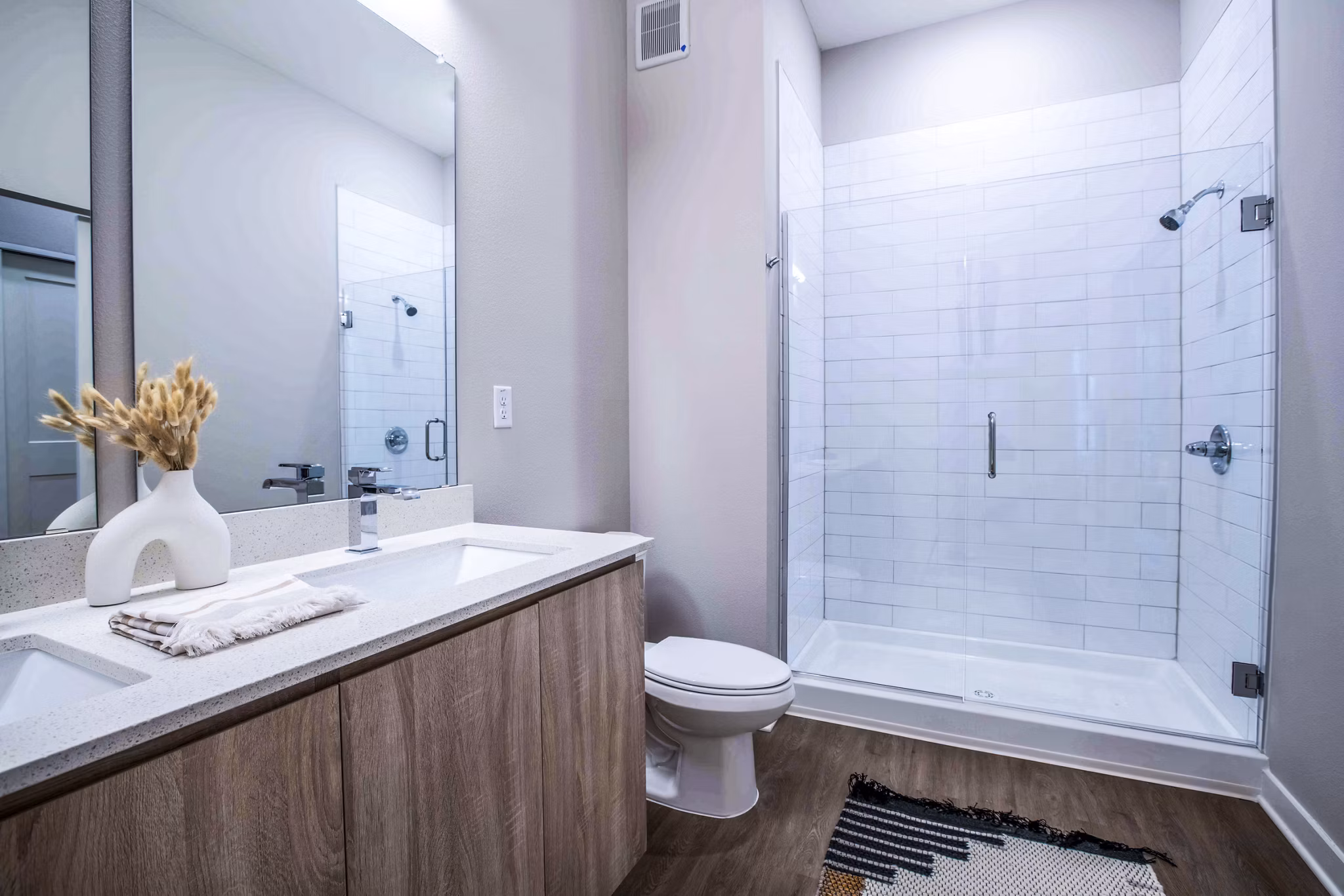 Contemporary bathroom with elegant fixtures at Lynwind Apartments