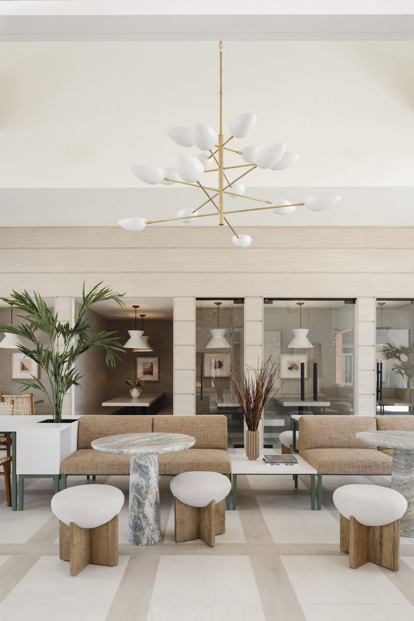 Lobby at Lynwind (3 of 5)
