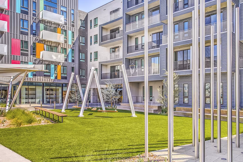 Charming courtyard with lush greenery at Parc Haven Apartments offering serene outdoor space