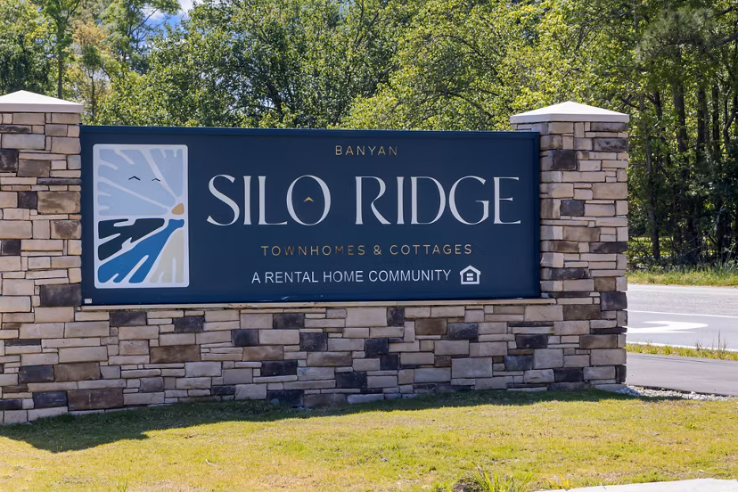 Silo Ridge sign for a rental community featuring townhomes and cottages