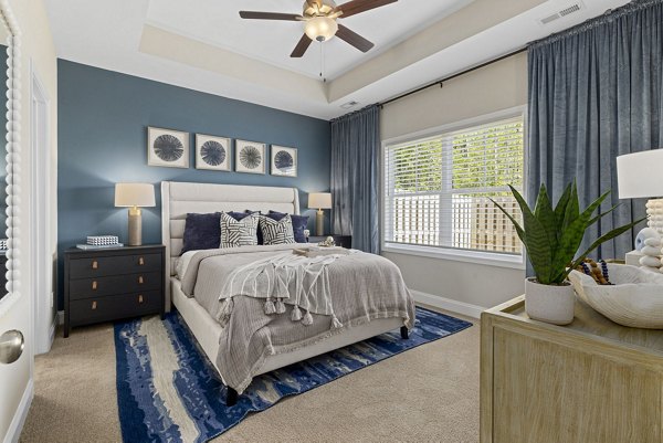 Elegant bedroom with plush bedding at Banyan Silo Ridge Apartments