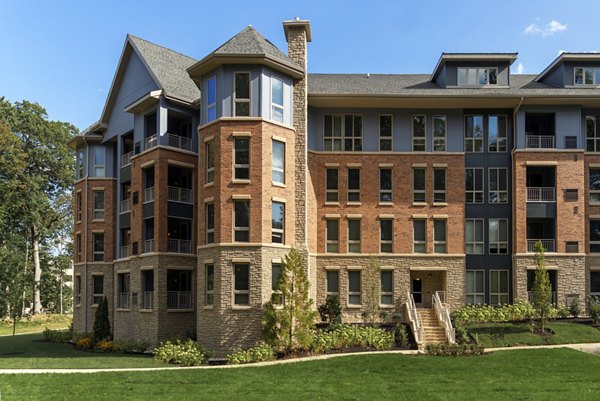 Maybrook Apartments: Luxury view of contemporary apartment building in a vibrant neighborhood