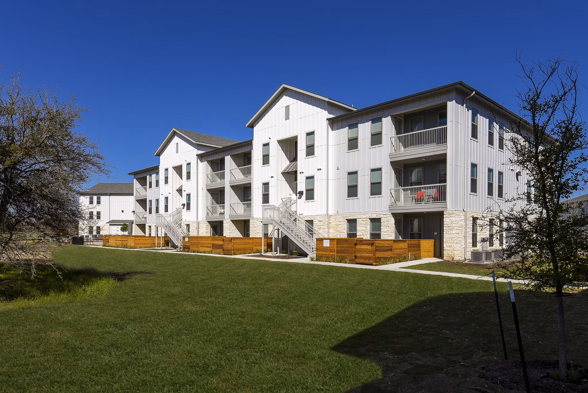 Austin Avenue Apartments: Elegant of modern luxury apartments in vibrant city neighborhood