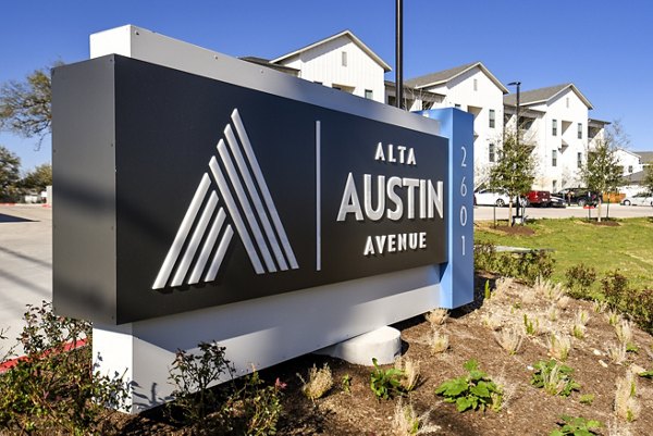 Austin Avenue Apartments: Elegant signage at luxury apartments in central Austin