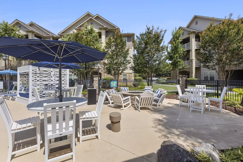 The Banks at Rivergate: Tranquil courtyard retreat at luxury apartments in a serene setting