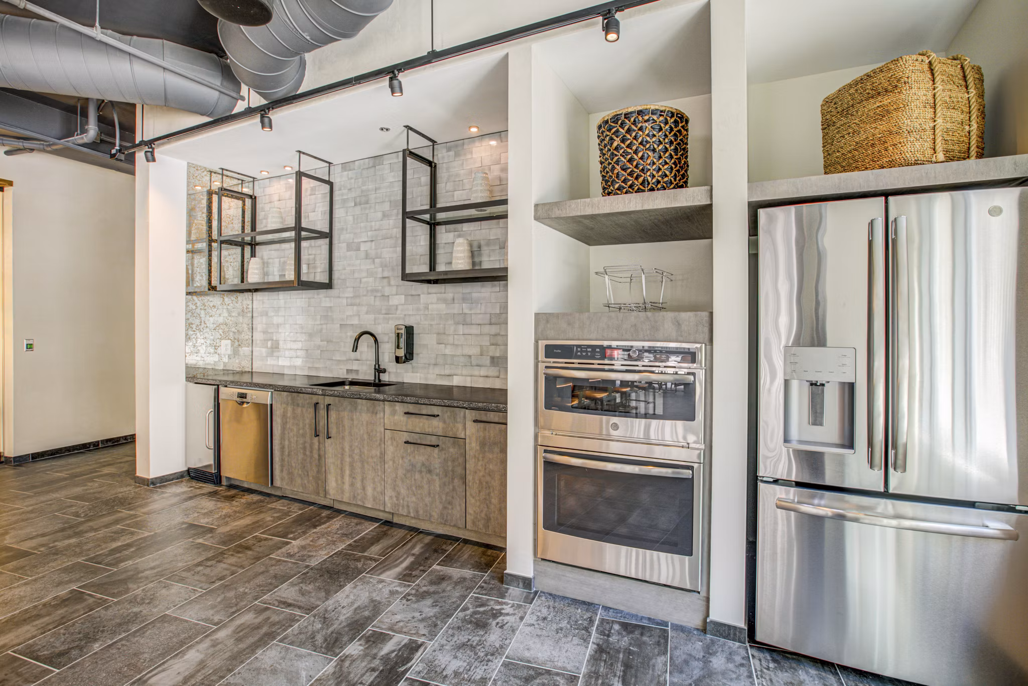 Clubhouse/Lobby at Centro Arlington Apartments
