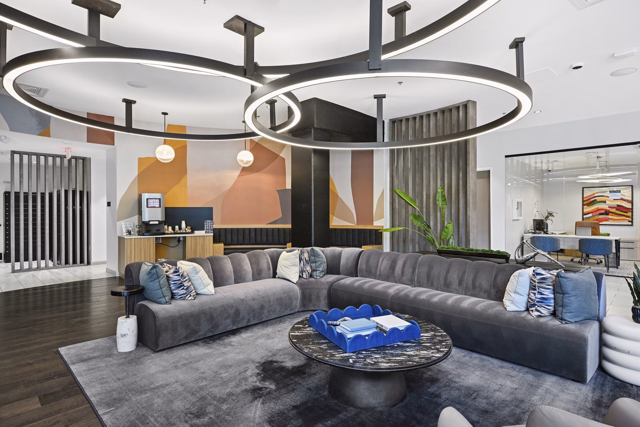 clubhouse at Centro Arlingtonb Apartments