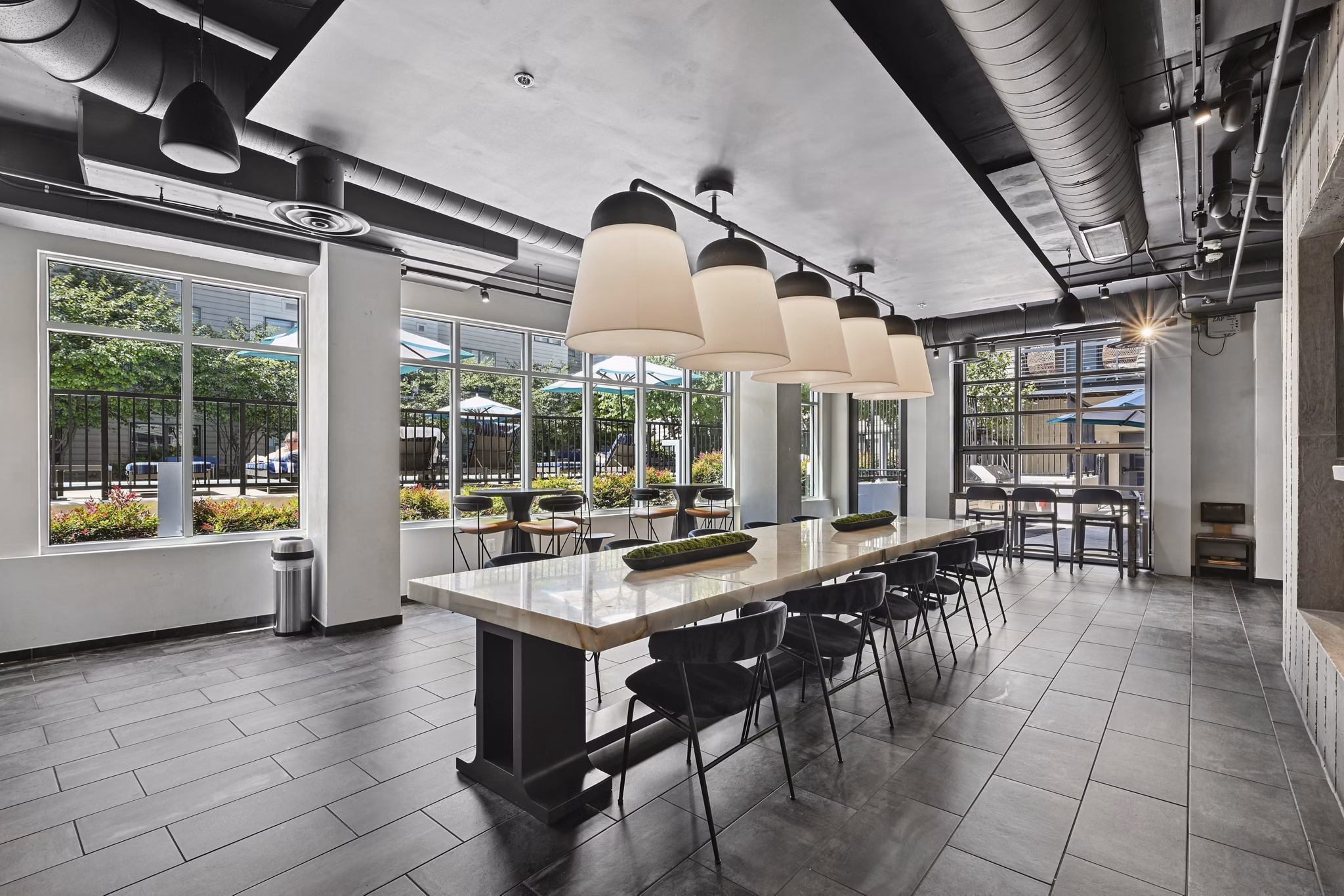 clubhouse at Centro Arlingtonb Apartments