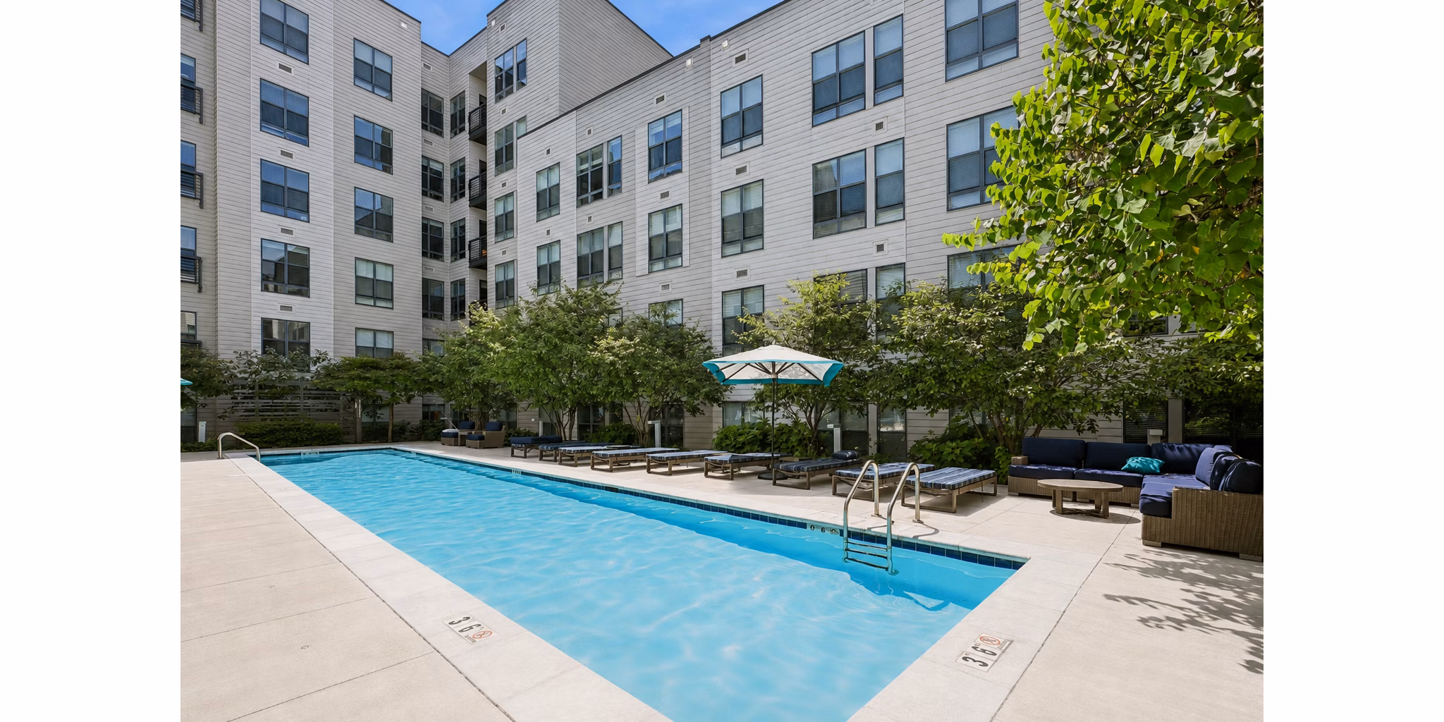 Pool at Centro Arlington Apartments