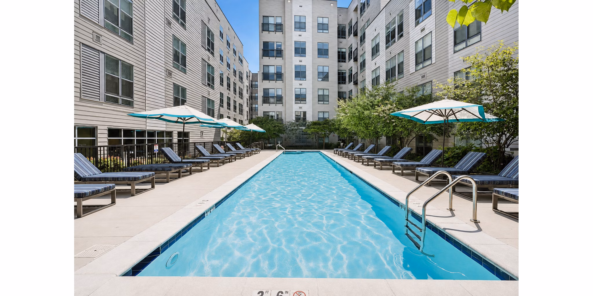 Pool at Centro Arlington Apartments