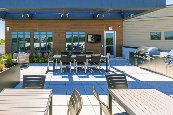 grill area at Centro Arlington Apartments