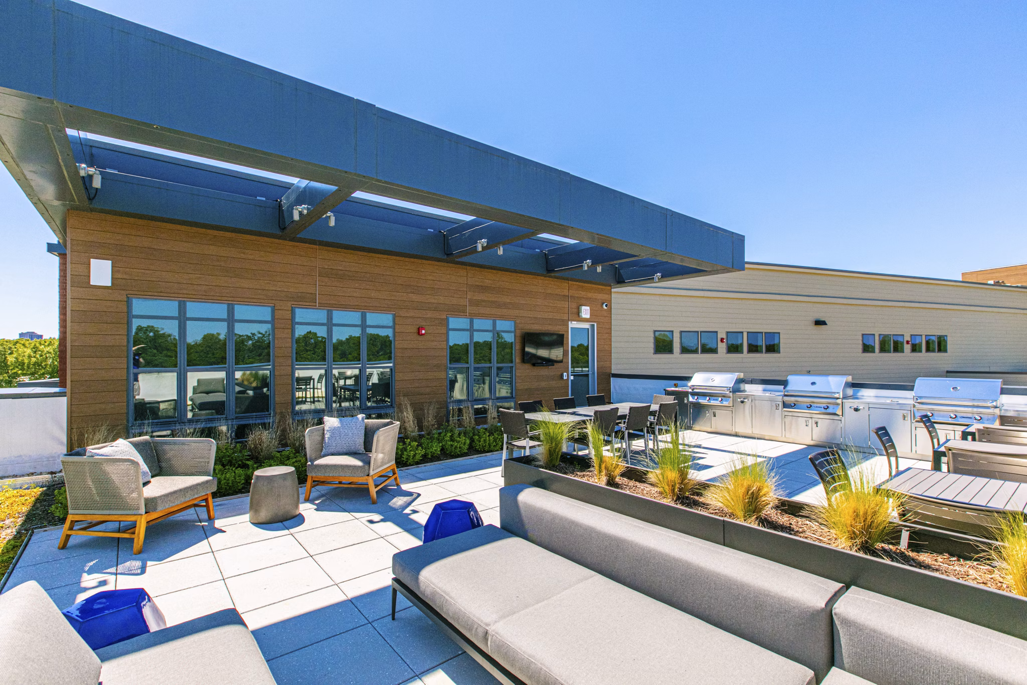 Skyline views from rooftop deck at Centro Arlington Apartments