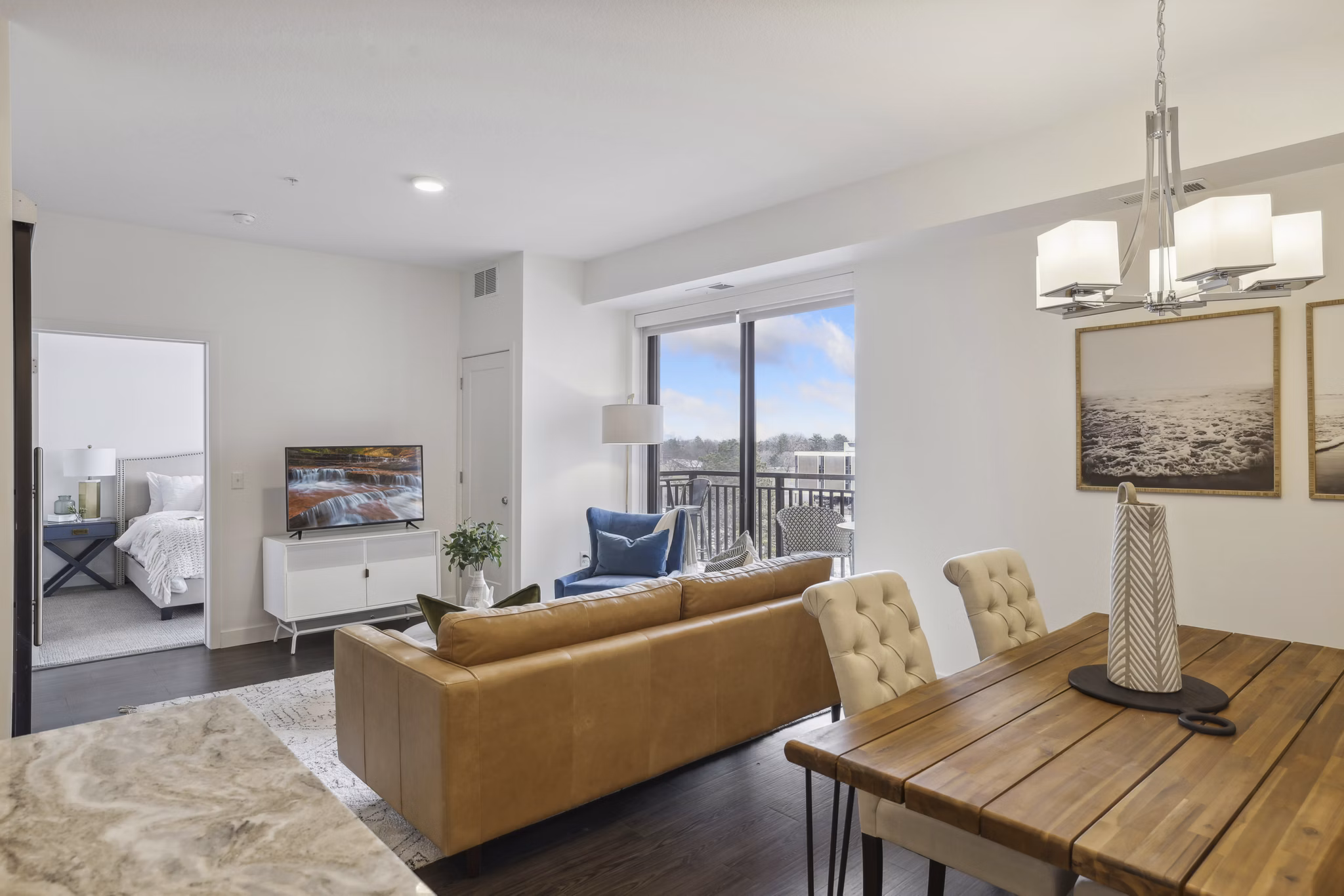 Dining area featuring elegant decor and modern furnishings at Avidor Edina Apartments