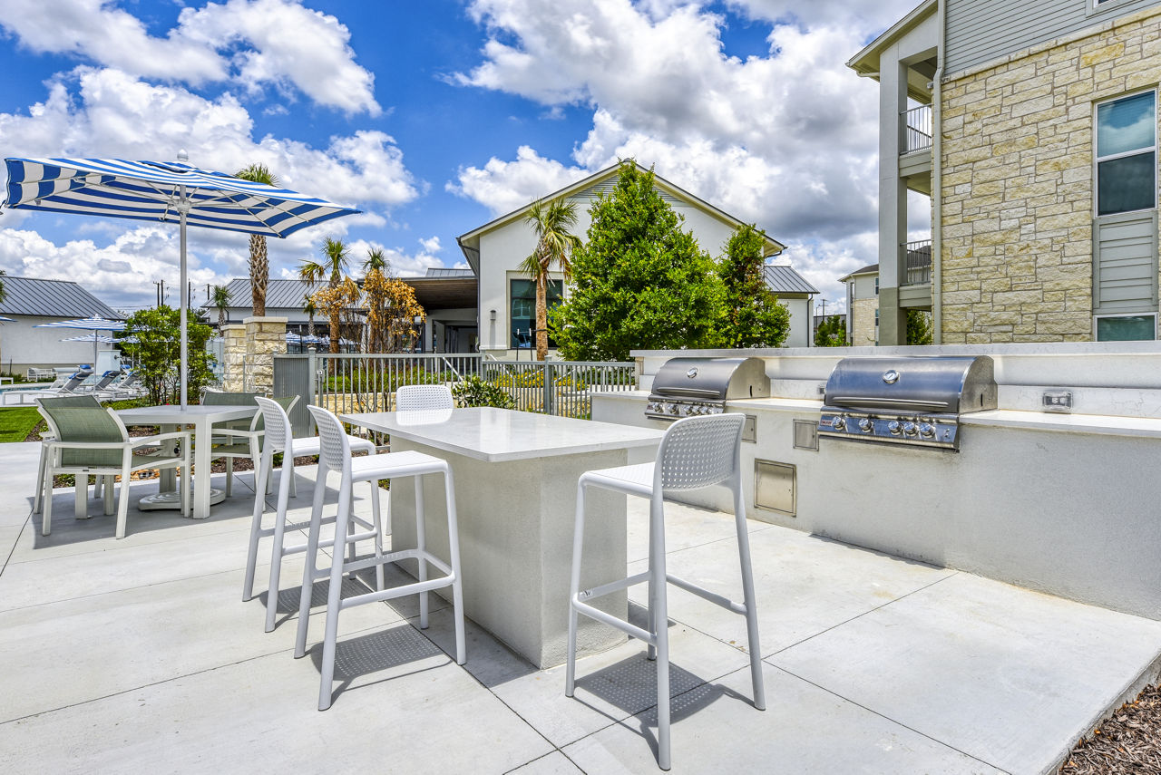 Grill area at Tacara Dove Creek (3 of 4)