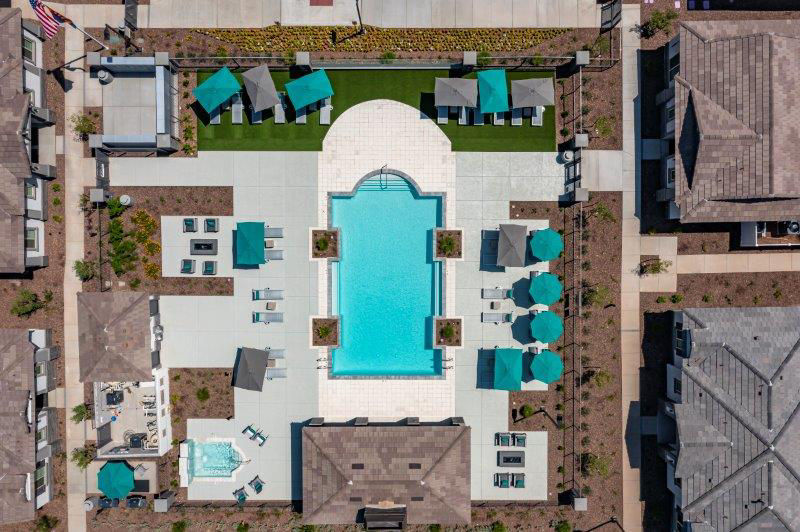 Pool at Vlux At Sunset Farms (5 of 8)