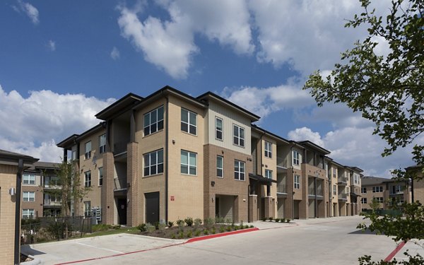 exterior at Broadstone Bryson Apartments