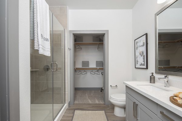 Luxurious bathroom featuring modern fittings at Broadstone Bryson Apartments