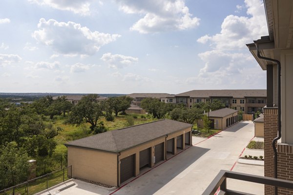 Broadstone Bryson: Scenic view of luxury apartments in vibrant neighborhood