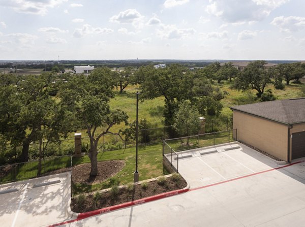 Broadstone Bryson: Scenic view of luxury apartments in Austin