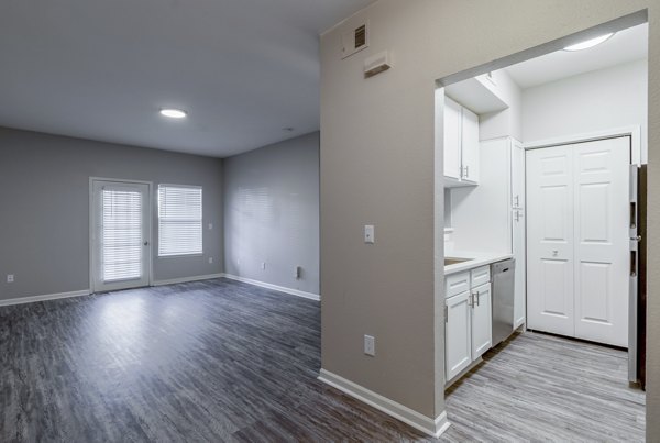 living room at Wild Oak Apartments 