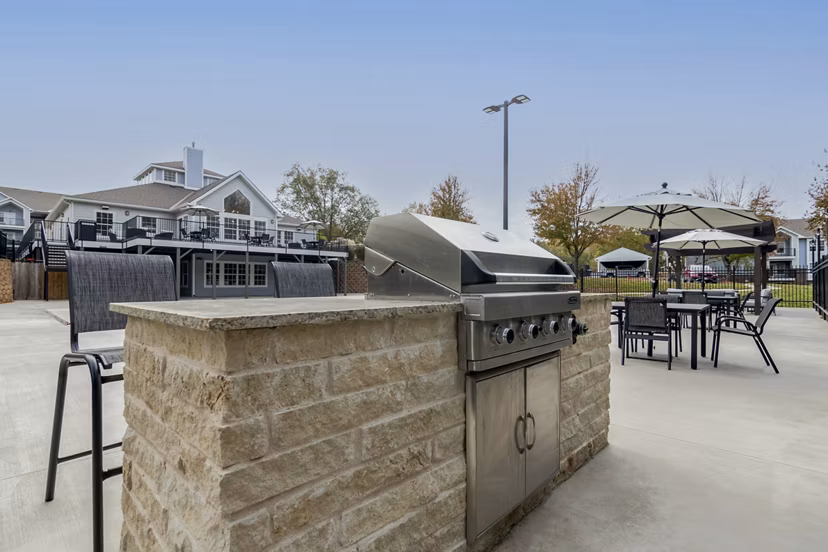 grill area at Wild Oak Apartments 