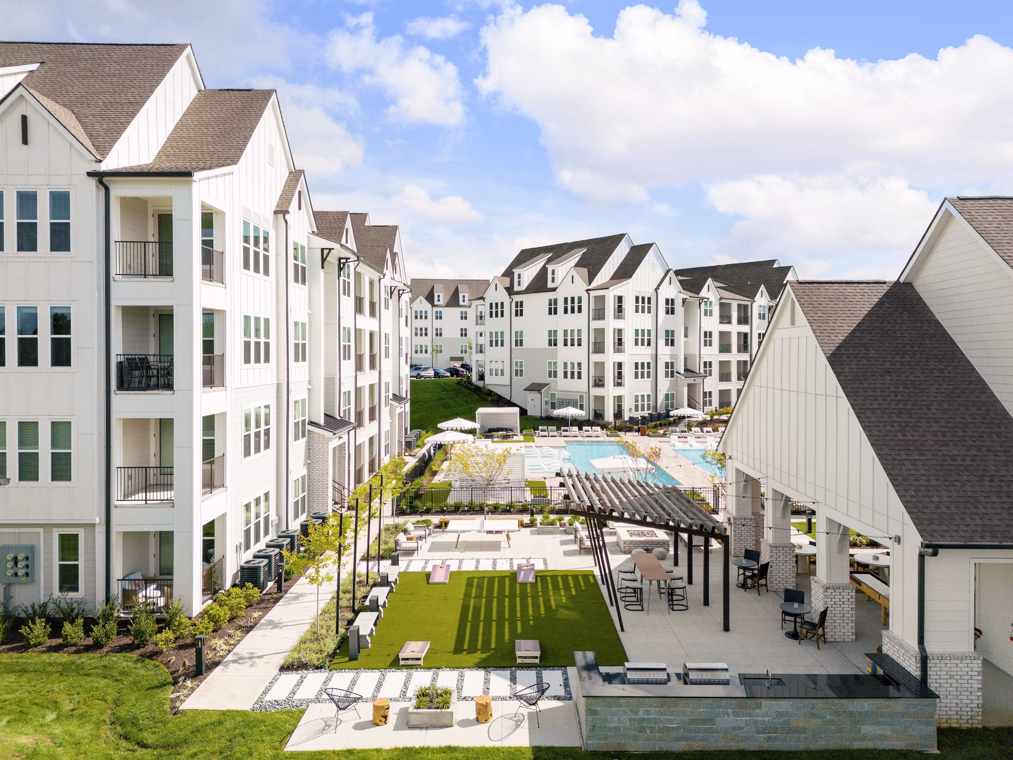 Maxwell Apartments: Scenic view of luxury apartment in vibrant neighborhood