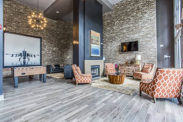 clubhouse/lobby at SkylineATL Apartments