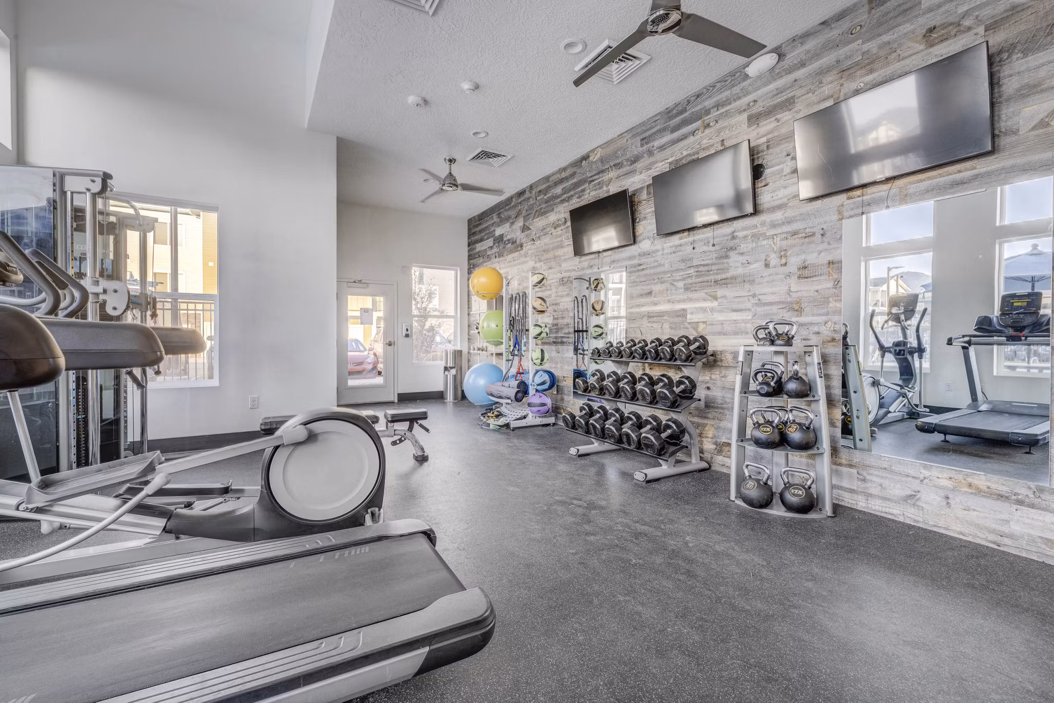 fitness center at Millpond Apartments 