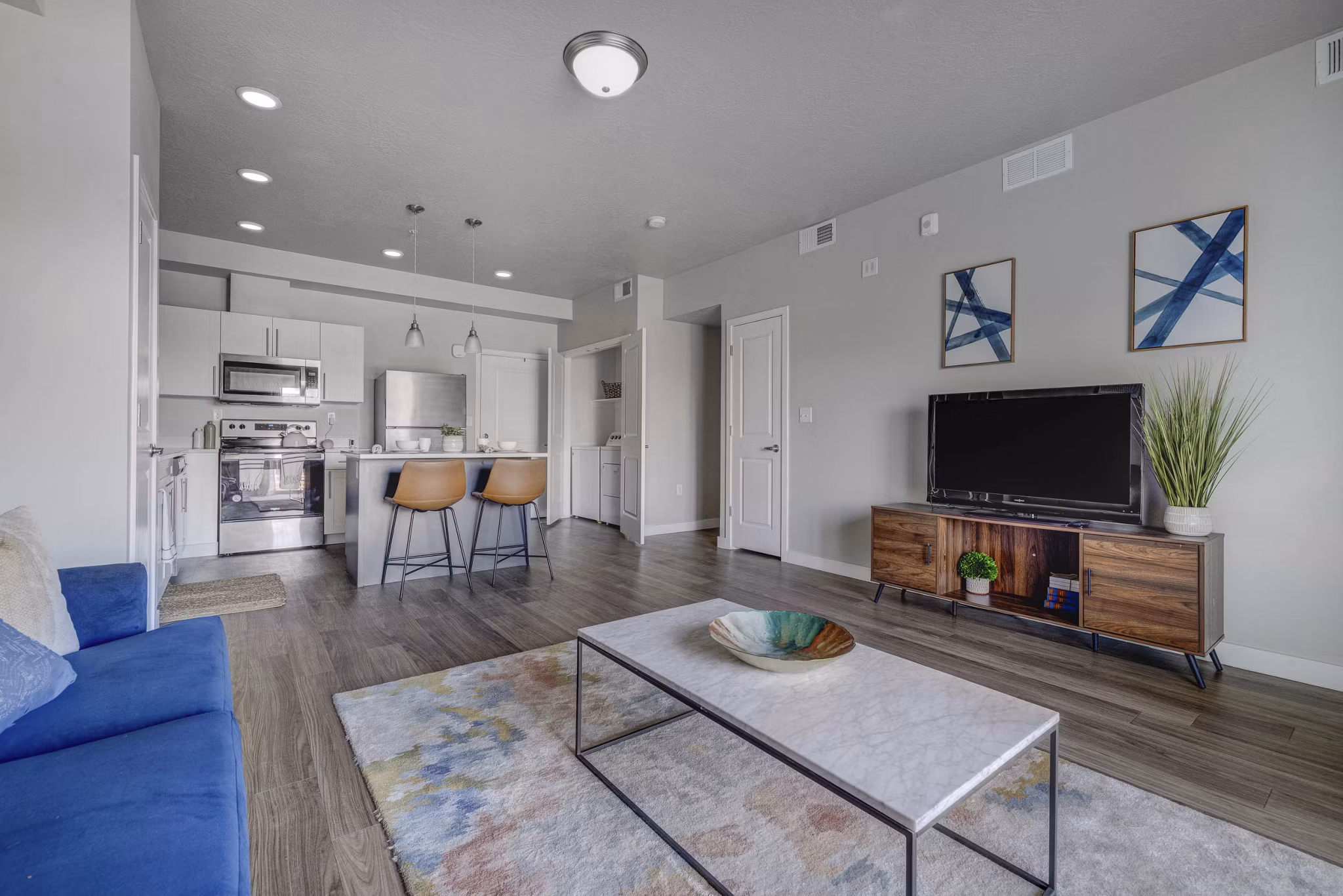living room at Millpond Apartments 