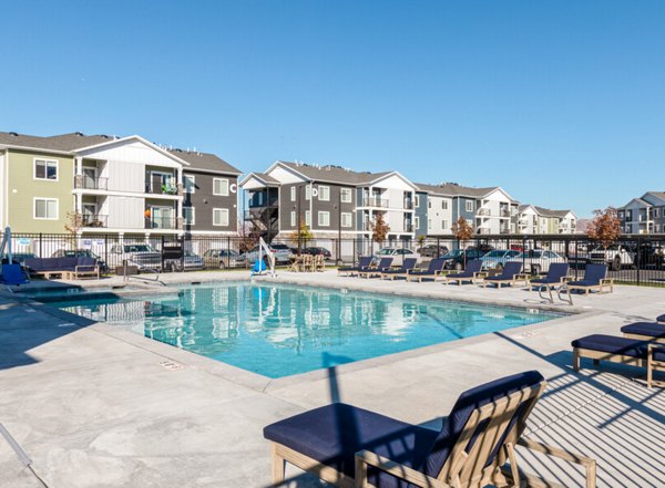 pool at Millpond Apartments