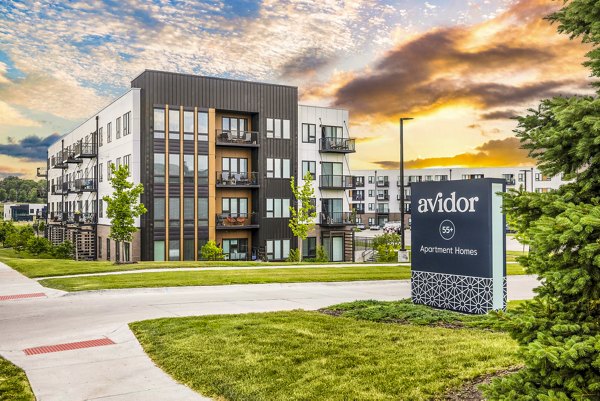 Avidor Omaha: Elegant senior living apartments with modern in Omaha