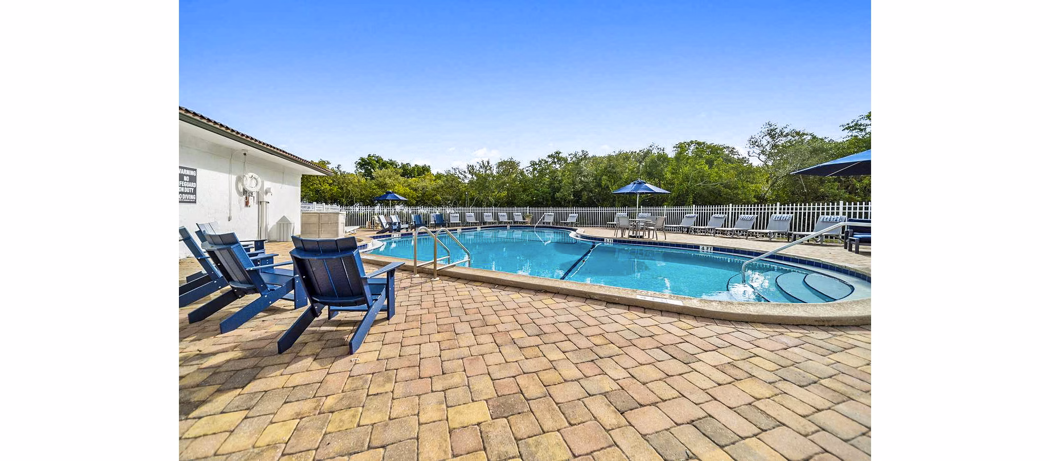 pool at Bay Cove Apartments