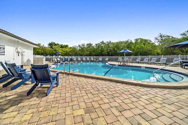 pool at Bay Cove Apartments