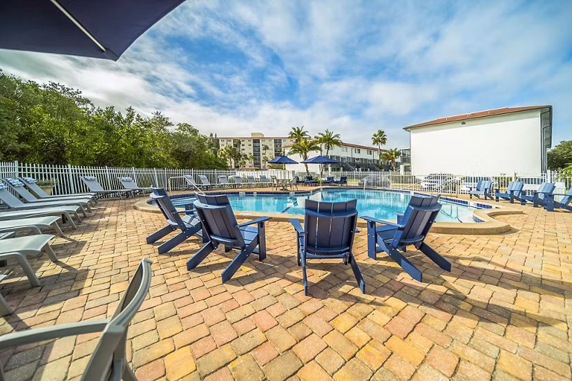 pool at Bay Cove Apartments