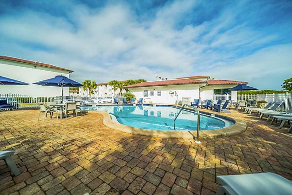 pool at Bay Cove Apartments