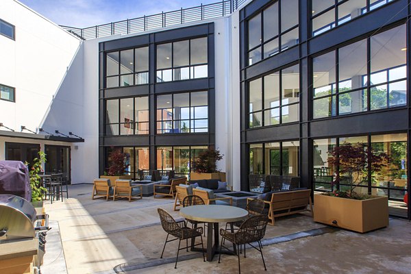 courtyard at Five55 Apartments