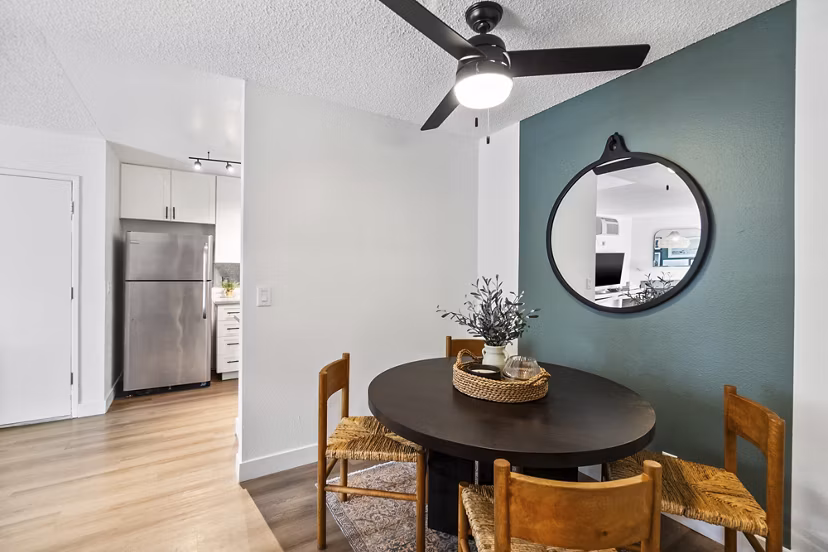 dining room at Madera Ridge Apartments