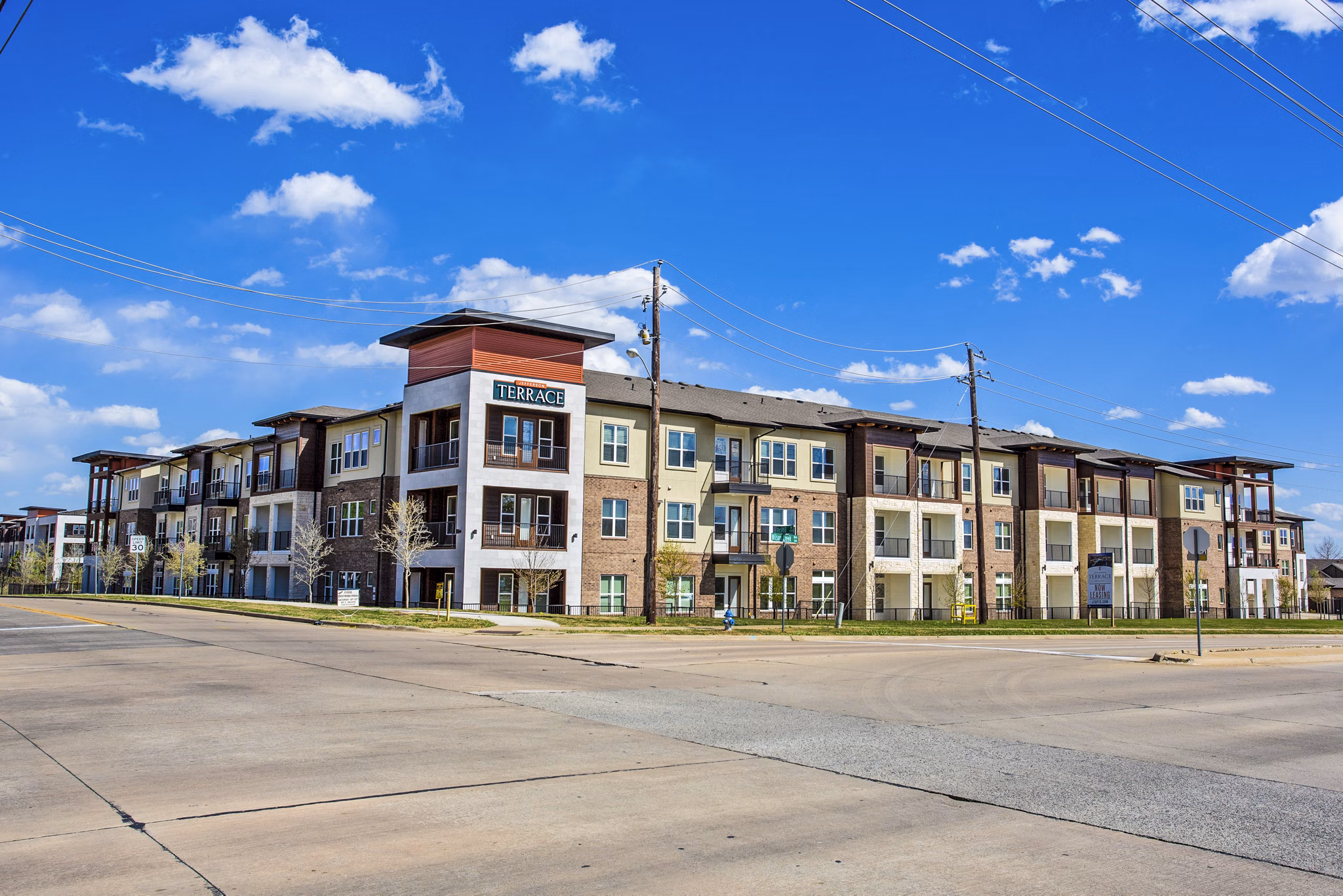 McKinney Terrace: Contemporary building at luxury apartments in the heart of McKinney