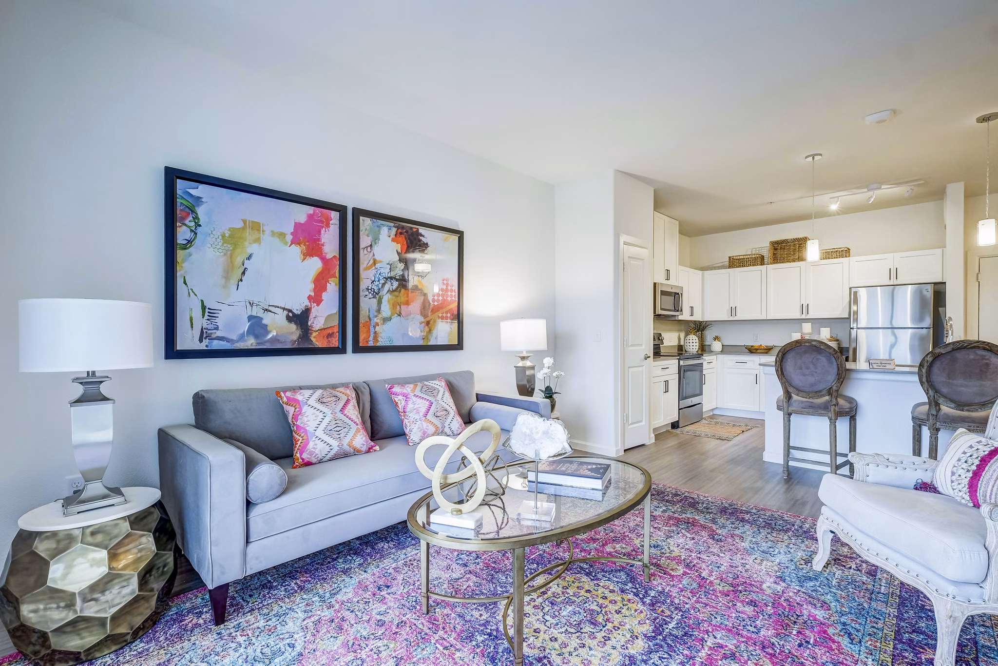 Cozy living room with elegant furnishings in Vineyard Apartments