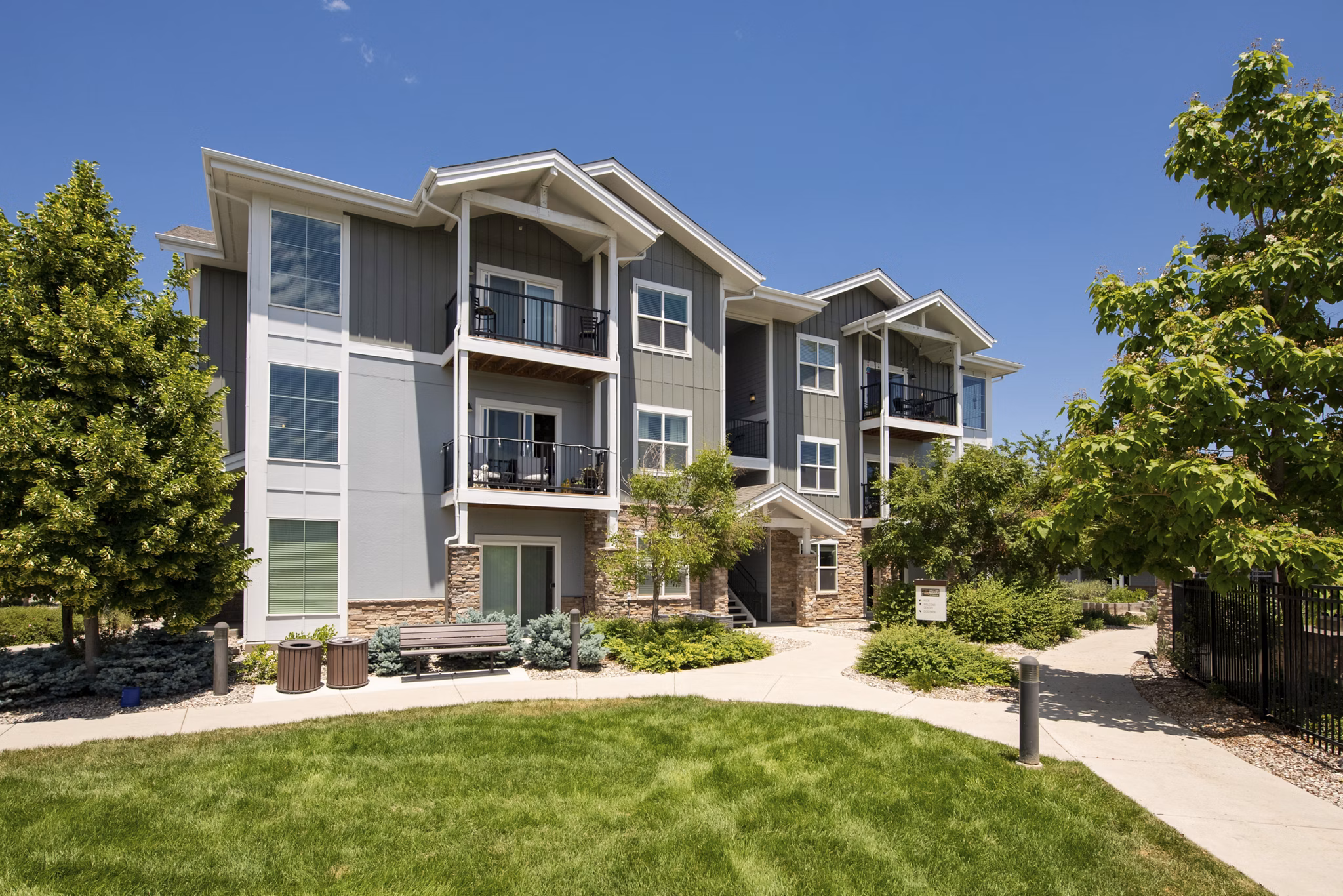 The Trails at Timberline: Scenic mountain-view apartments in luxury community