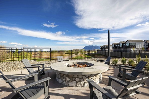 fire pit/patio at Outlook West Mesa Apartments