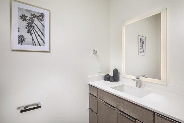 bathroom at Shoreline Gateway Apartments