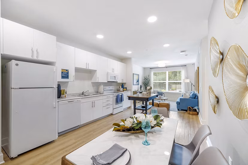 Elegant dining room with contemporary decor at Waterford Place Apartments