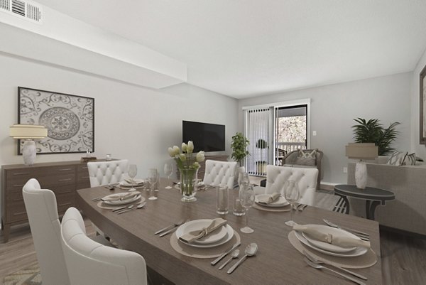 dining room at Lakeside Place Apartments