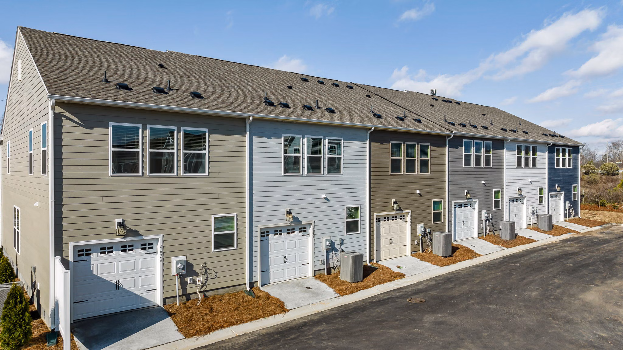 ABODE at Parkside: Contemporary apartment townhomes in a vibrant community
